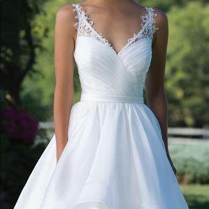 Wedding Dress (new, never used)